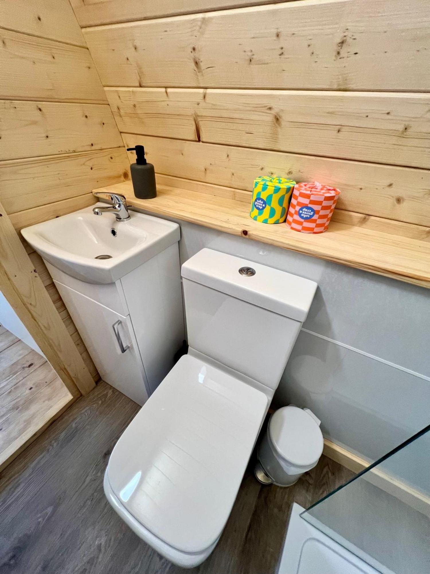 Ferienwohnung Radio Skye Pods Portree Exterior foto